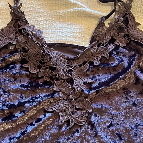 Purple Crushed Velvet Camisole/Tank Top. Size XL. - Picture 2 of 3